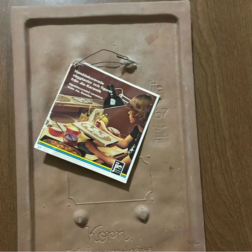 Vintage Swedish hand decorated wall plaque - Picture 4 of 6